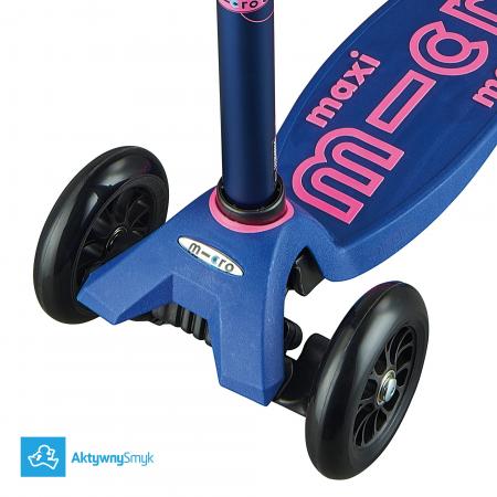 Granatowa z różowymi napisami hulajnoga Maxi Micro Deluxe Indigo